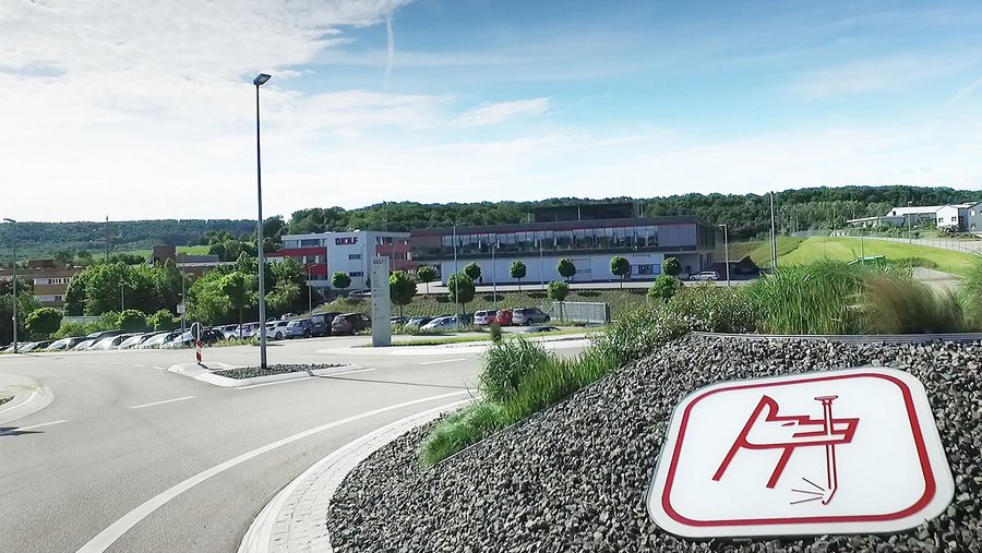 riwospine-headquarters-customer-service-maintenance-center.png RIWOspine headquarters – maintenance and customer service hub for medical technology