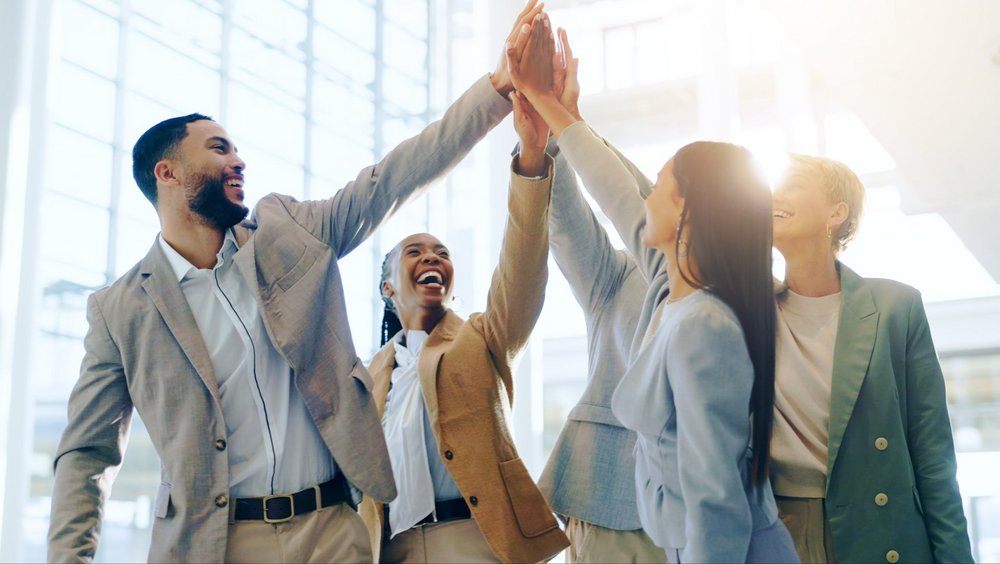 RIWOspine executive leadership team in office – global pioneer in minimally invasive spine surgery